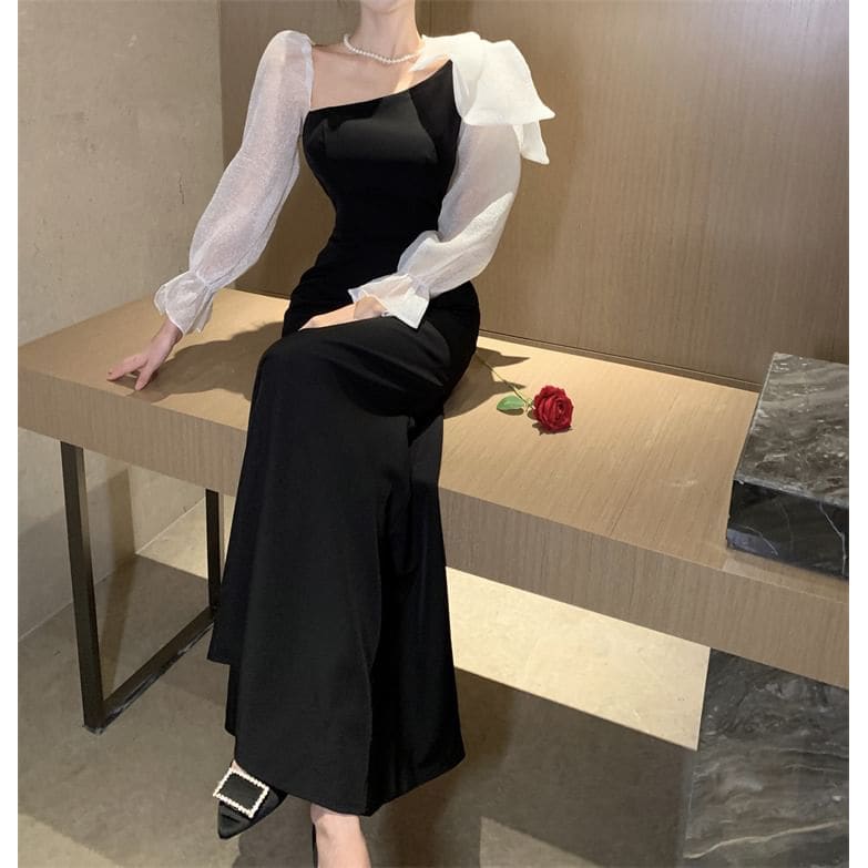 Long-Sleeve V-Neck Two Tone Mermaid Evening Gown