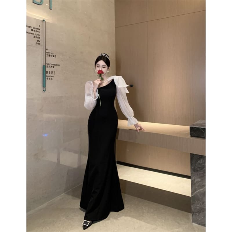 Long-Sleeve V-Neck Two Tone Mermaid Evening Gown