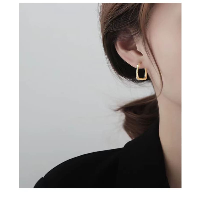 Metal Hoop Earring