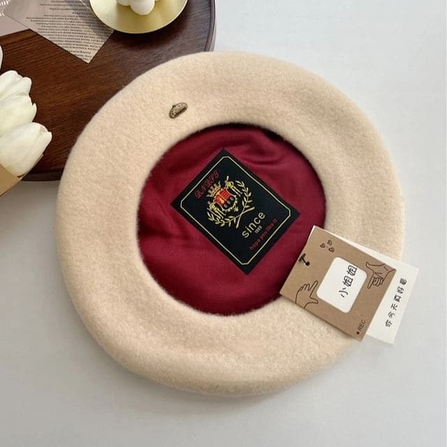 Metal Plate Wool Beret Hat - Light Almond / One Size