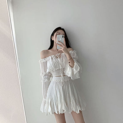 Off-Shoulder Plain Lace Trim Cropped Blouse / High Rise