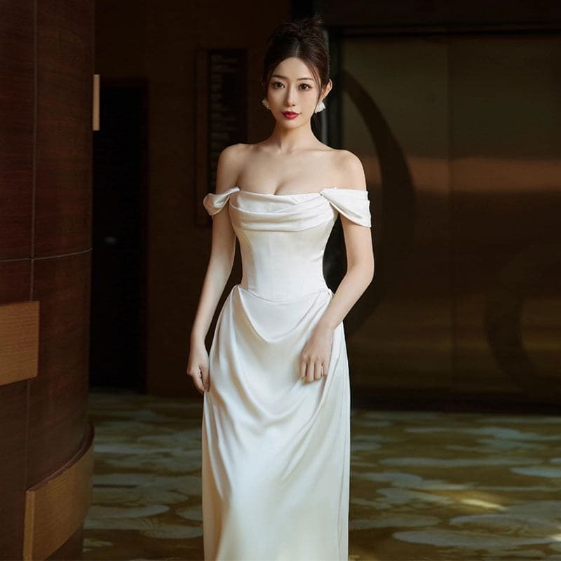 Off Shoulder Plain Mermaid Wedding Gown