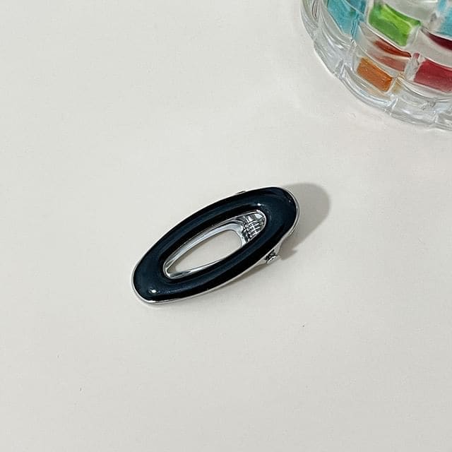 Oval Hair Clip - Cut-out Oval - Black / One Size