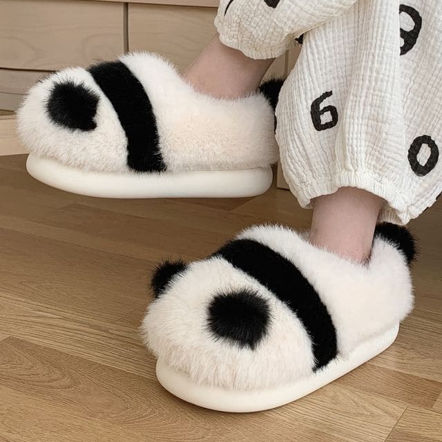 Panda Fluffy Slippers - Slip-Ons - Black & White / 36 to 37