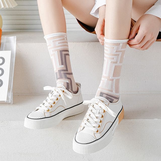 Patterned Mesh Short Socks