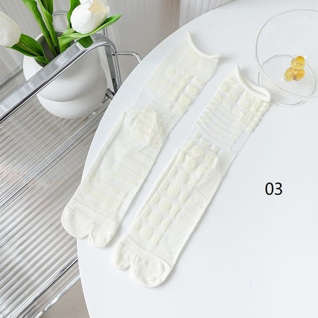 Patterned Mesh Tabi Short Socks - 03 - White / 35 To 40