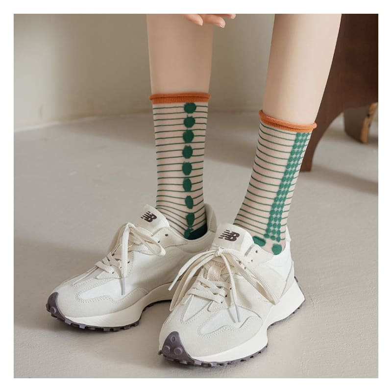 Patterned Mesh Tabi Short Socks