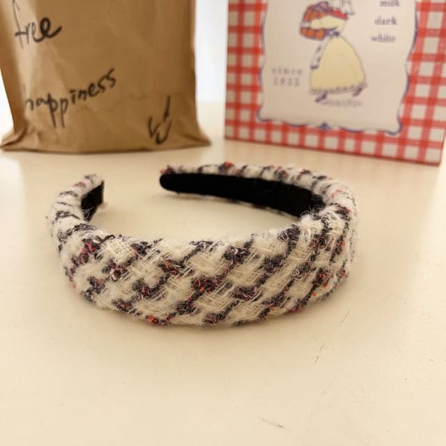 Plaid Yarn Headband - White / One Size