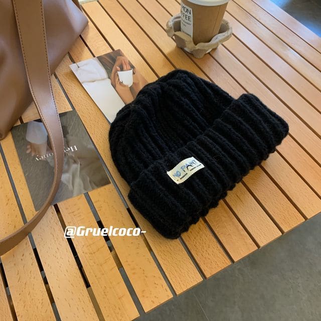 Plain Beanie - Black / One Size