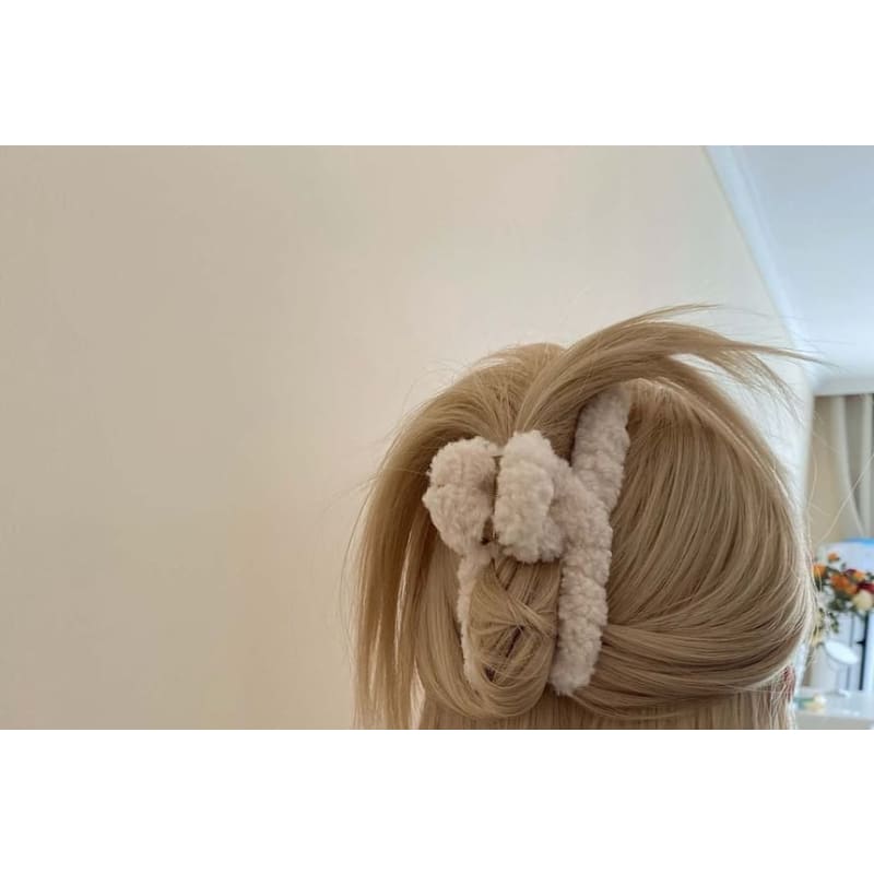 Plain Boucle Hair Claw