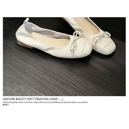 Plain Bow Accent Faux Leather Flats