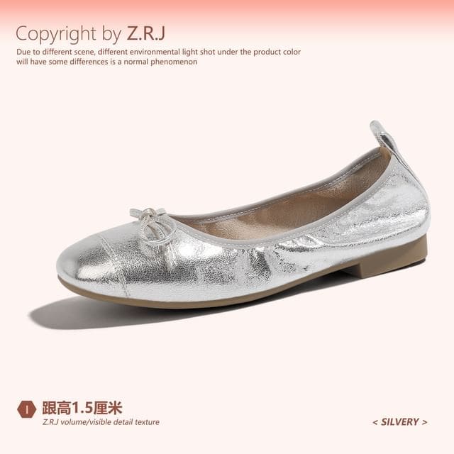 Plain Bow Accent Faux Leather Flats - Silver / 35