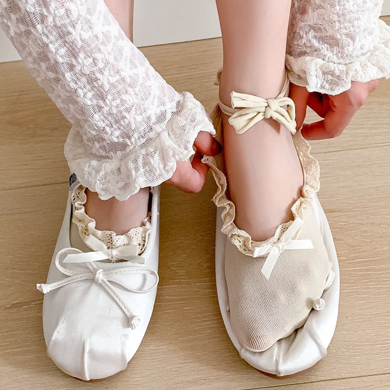 Plain Bow Lace Trim Lace-Up No Show Socks