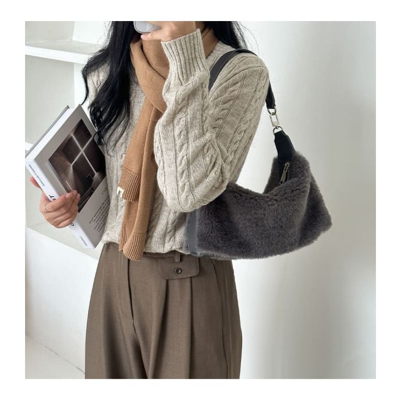 Plain Fleece Shoulder Bag