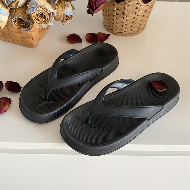 Plain Flip Flops - Black / 36 to 37