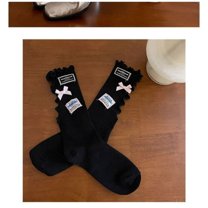 Plain Lettuce Edge Label Applique Socks