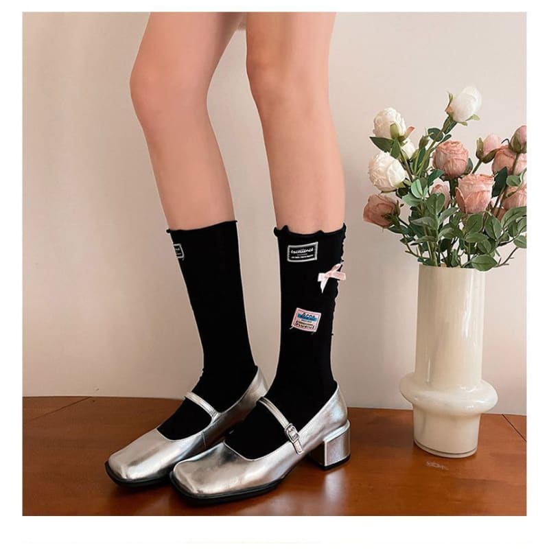 Plain Lettuce Edge Label Applique Socks