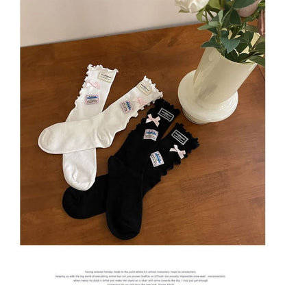 Plain Lettuce Edge Label Applique Socks