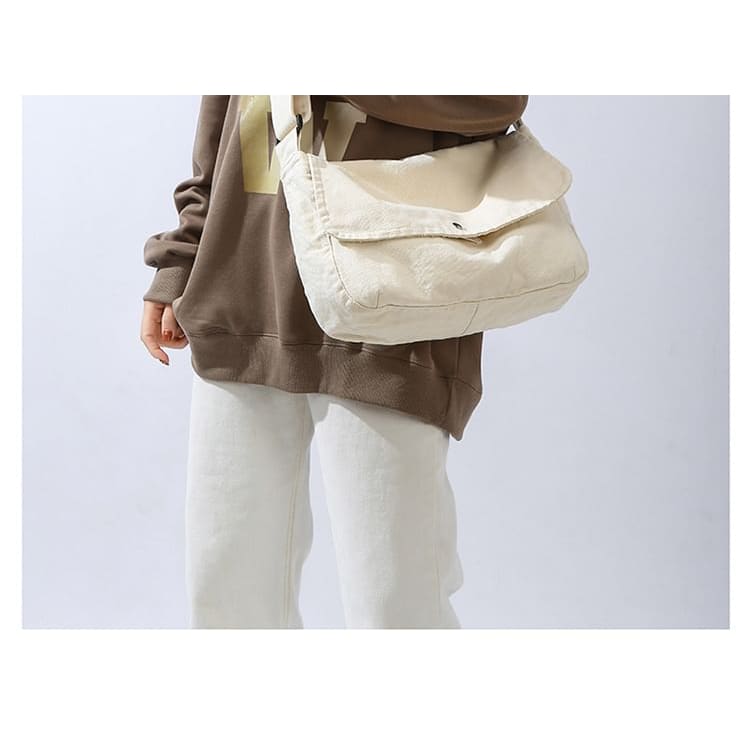 Plain Messenger Bag