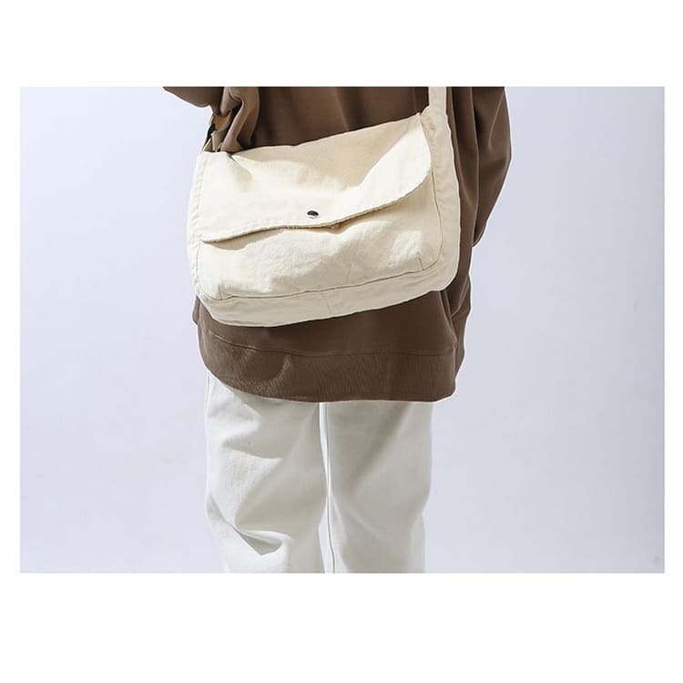 Plain Messenger Bag