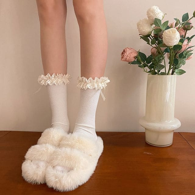 Plain Ribbed Ruffled Socks