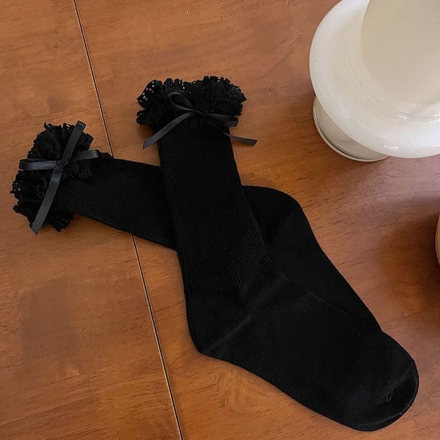 Plain Ribbed Ruffled Socks - Black / One Size