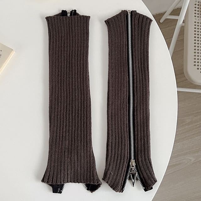 Plain Ribbed Zip - Dark Coffee / One Size