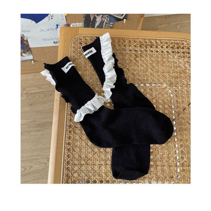 Plain Ruffle Label Applique Socks