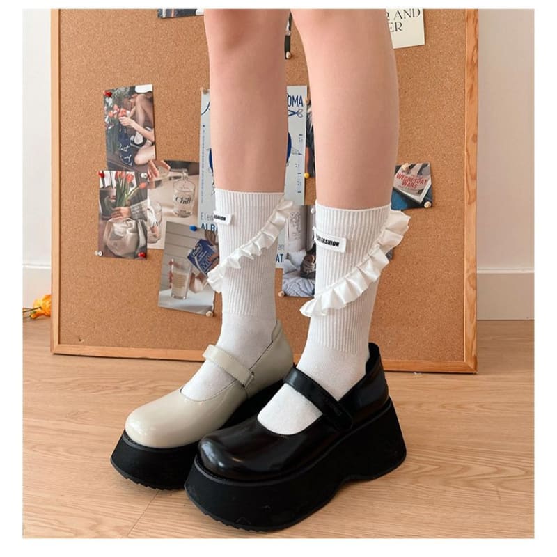 Plain Ruffle Label Applique Socks