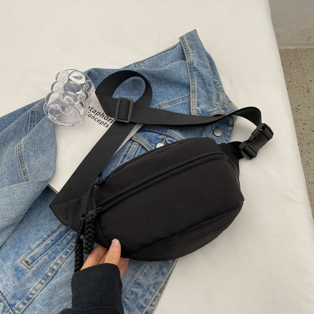 Plain Sling Bag - Black / One Size