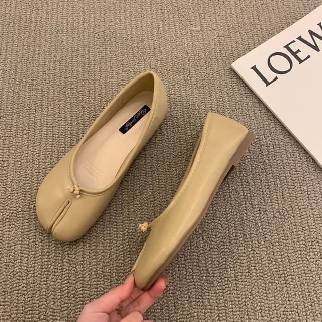 Plain Slit Flats - Y1799-2 - Almond / 35