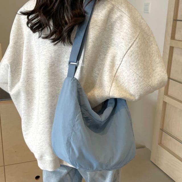 Plain Zip Nylon Shoulder Bag