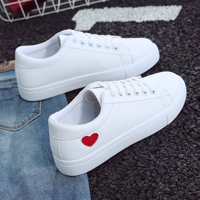 Platform Heart Print Faux Leather Lace-Up Sneakers - Red