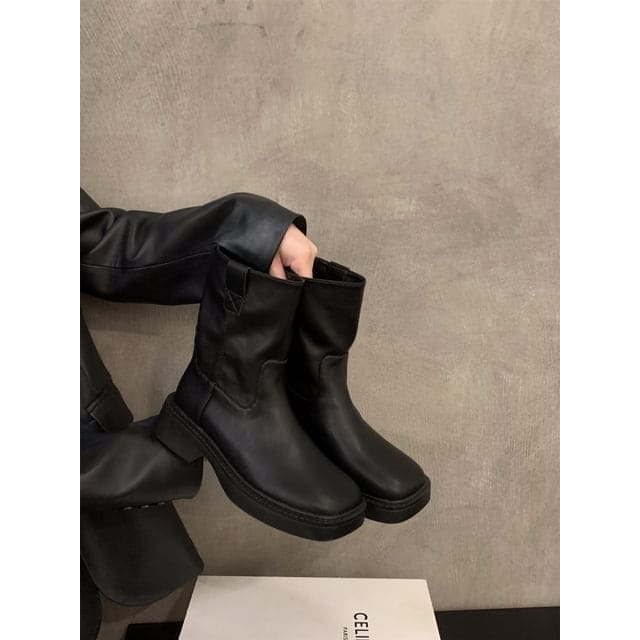 Platform Plain Short Boots - UN728-1 - Black / 35