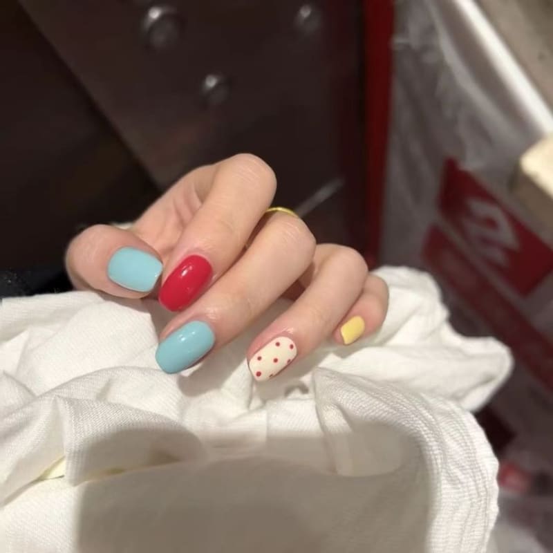 Polka Dot Press On Nail