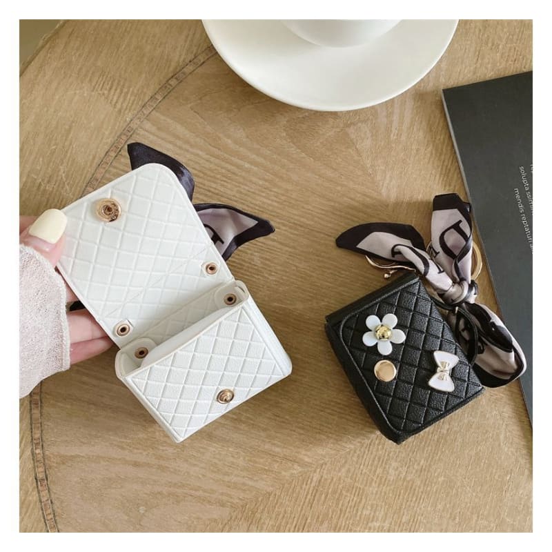 Rabbit Faux Leather AirPods / Pro Earphone Case Skin