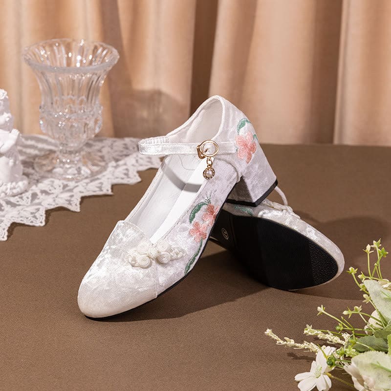 Retro Floral Embroidery Toe High Heel Shoes