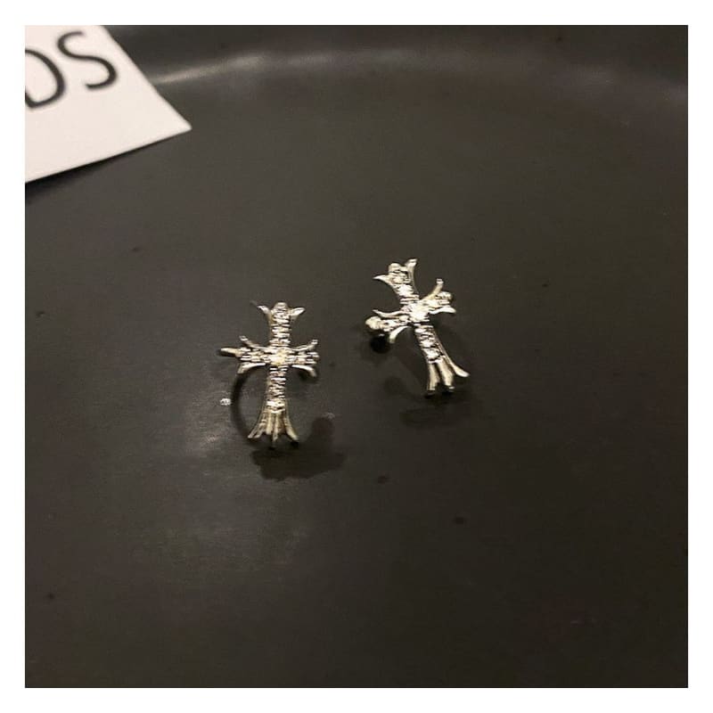 Rhinestone Crisscross Stud Earring / Ear Cuff - 1 Pair