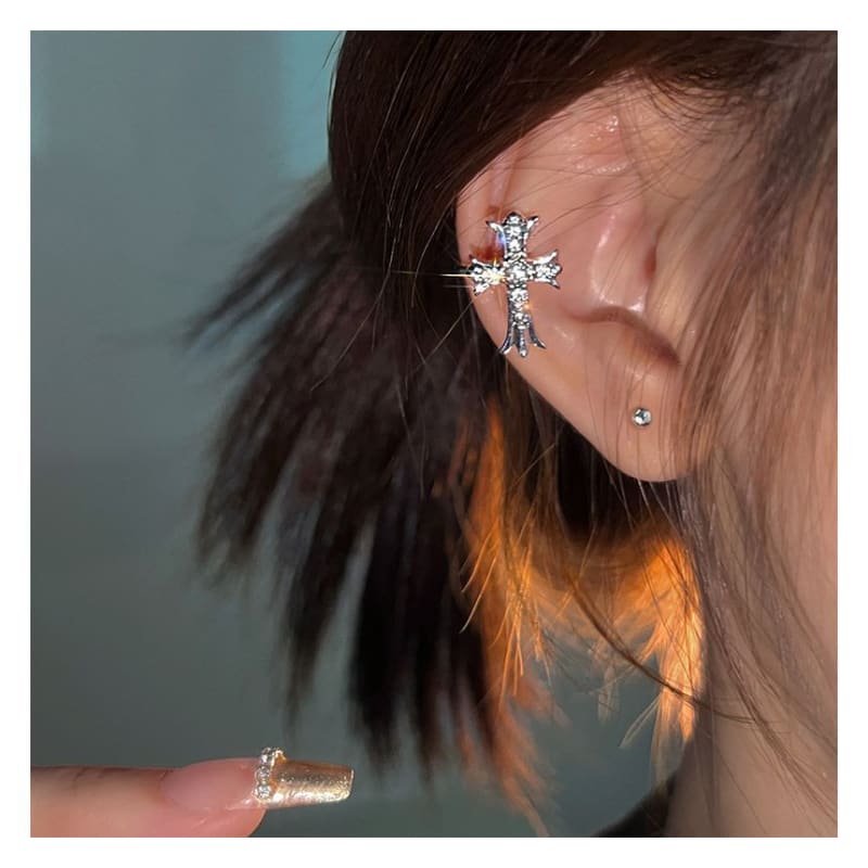 Rhinestone Crisscross Stud Earring / Ear Cuff - 1 Pair