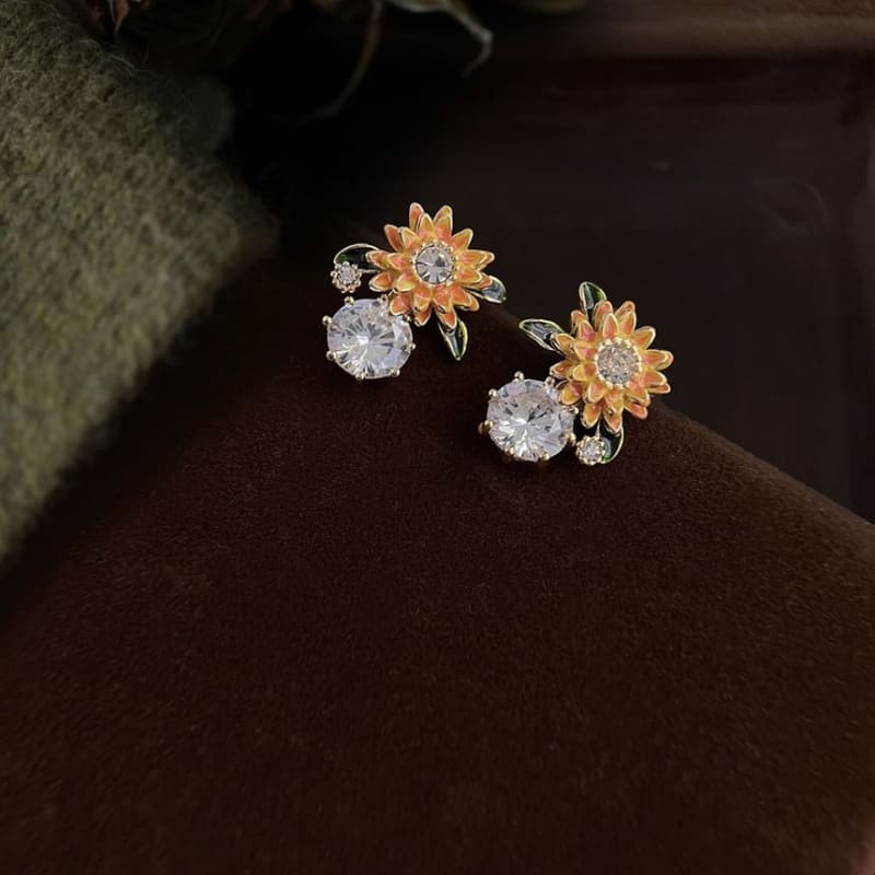 Rhinestone Enamel Flower Stud Earring