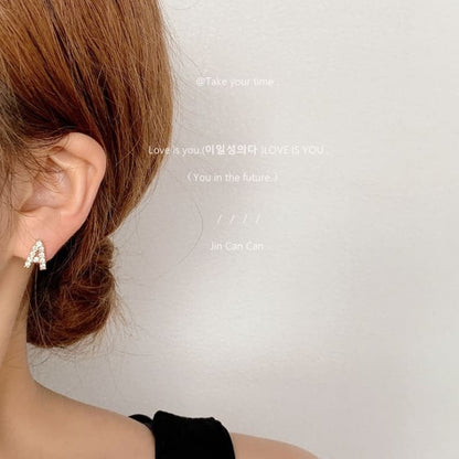 Rhinestone Lettering Ear Stud