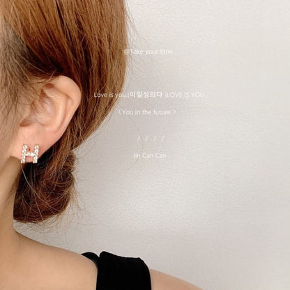 Rhinestone Lettering Ear Stud