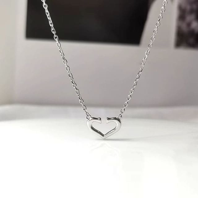 Ribbon Alloy Necklace - Glossy Heart - Silver / One Size