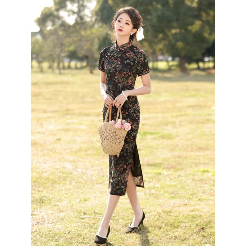 Rose Bloom Black Cheongsam - Female Hanfu