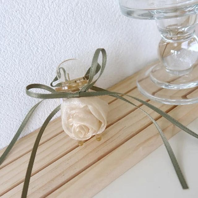 Rose Chiffon Resin Hair Clamp - Champagne / One Size