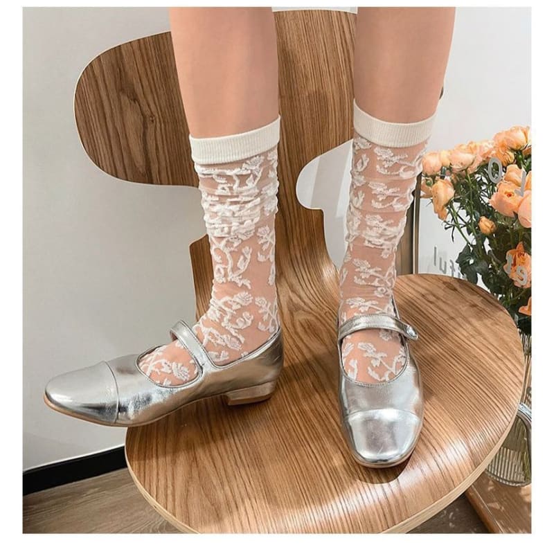 Rose Patterned Mesh Socks