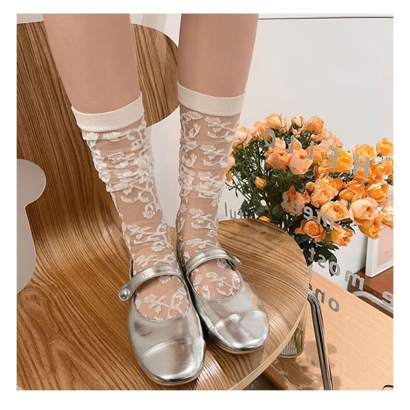 Rose Patterned Mesh Socks