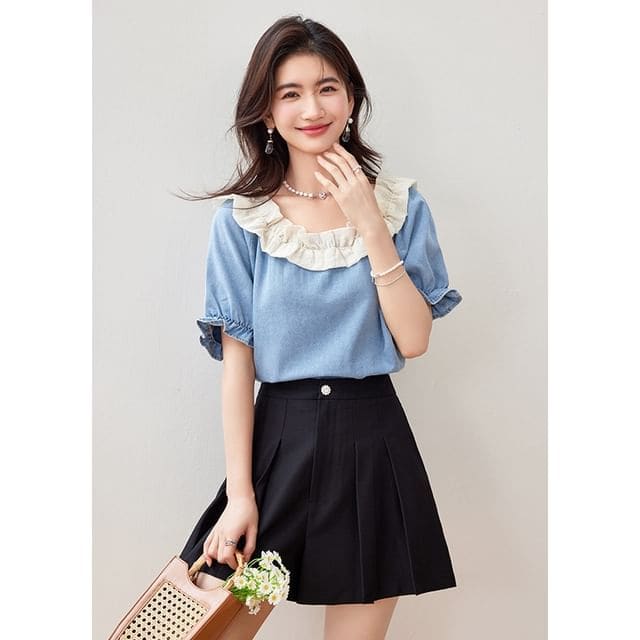 Ruffle Short Sleeve Scoop Neck Denim Top - Blue / S