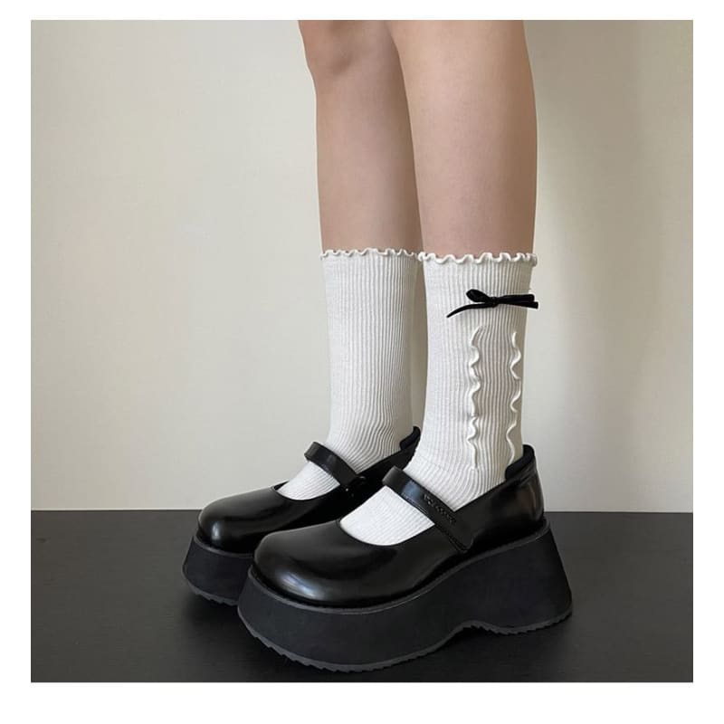 Ruffle Trim Bow Socks