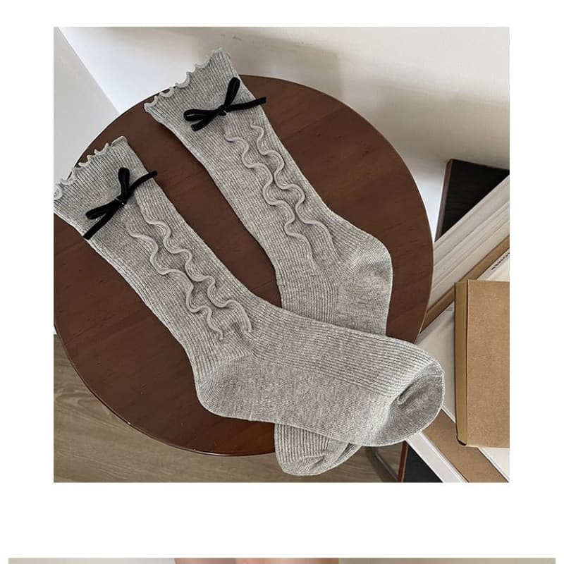 Ruffle Trim Bow Socks